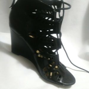 A.N.A OPEN TOE PERFORATED STRAPPY WEDGES 8M